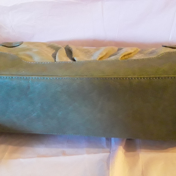 Purses - Picture 5 of 11